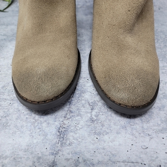 Very Volatile | Tan Suede 4" Heeled Booties Size 7.5 - Picture 9 of 11